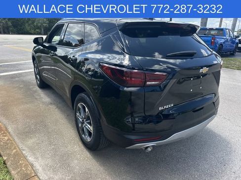 Used 2025 Chevrolet Blazer LT FWD image 9