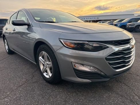 Used 2024 Chevrolet Malibu LT FWD image 3