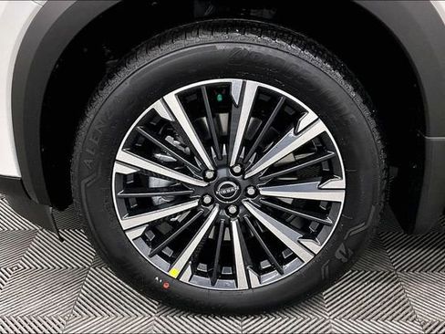 New 2026 Nissan Pathfinder Platinum AWD/4WD image 11