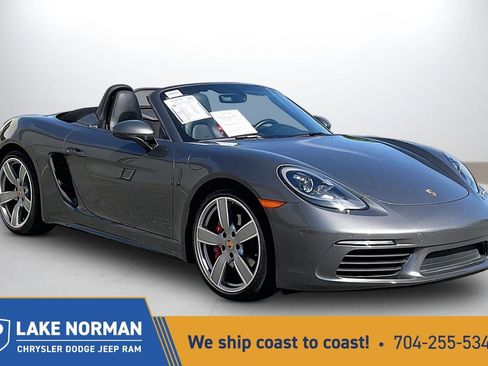 Used 2019 Porsche 718 Boxster GTS image 1