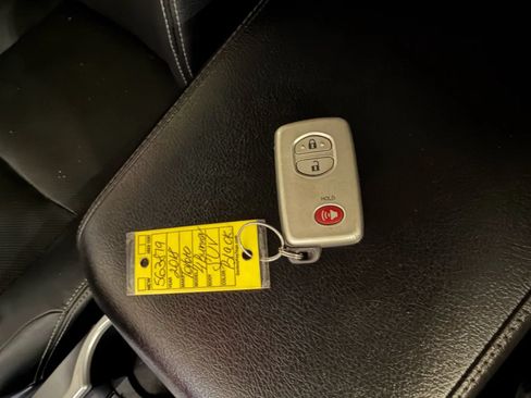Used 2018 Toyota 4Runner Limited AWD/4WD image 23