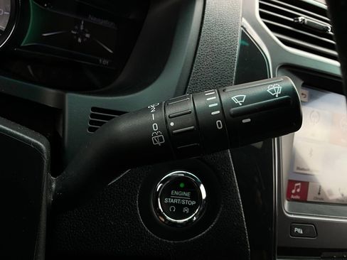 Used 2017 Ford Explorer XLT w/ Equipment Group 202A image 40