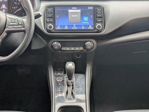 Used 2022 Nissan Kicks SV image 19