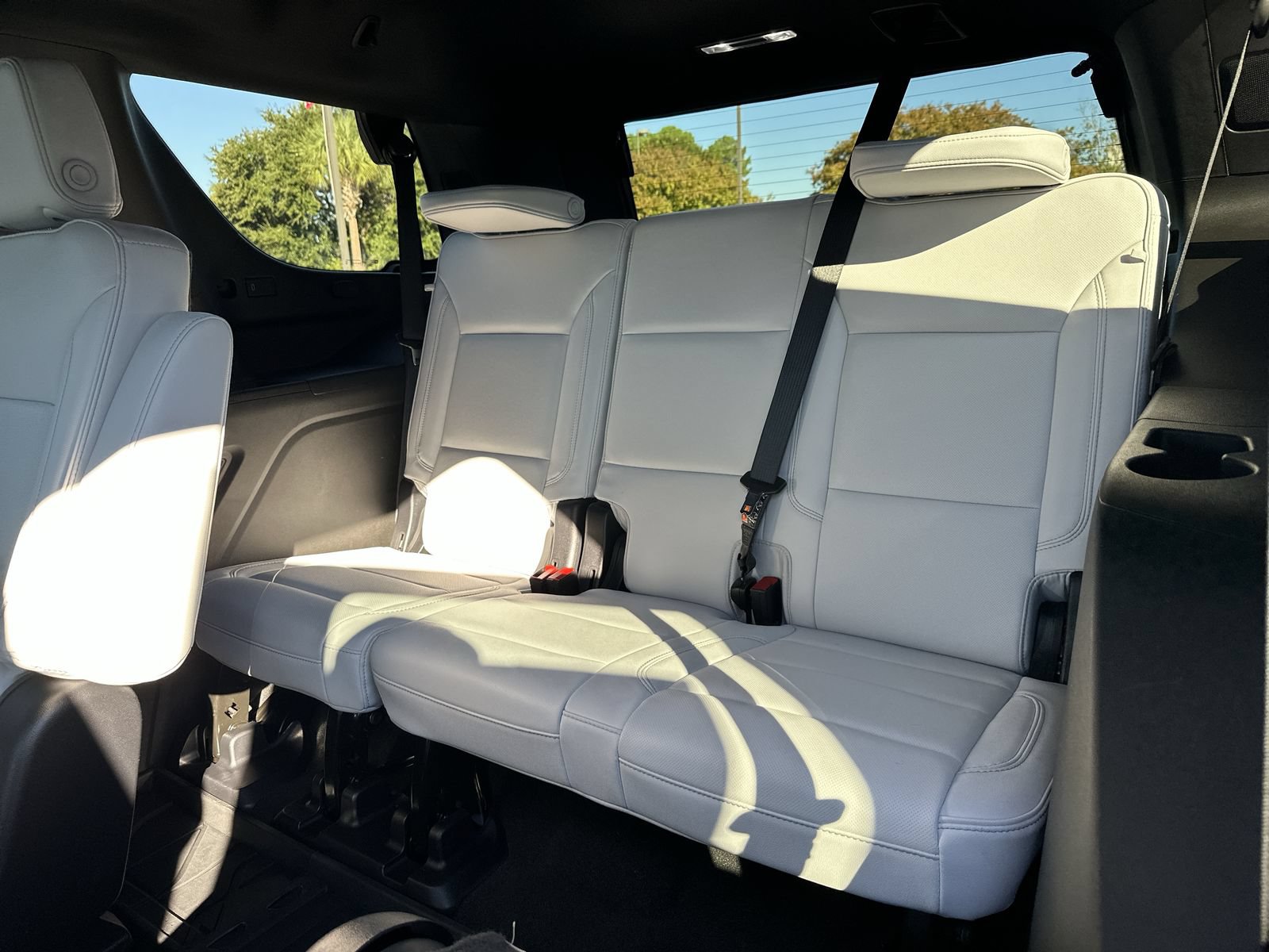 Used 2025 Chevrolet Tahoe Premier AWD/4WD image 32