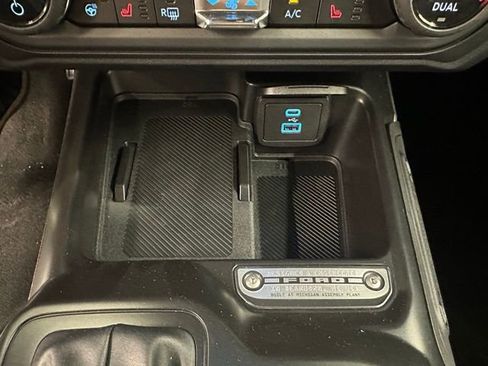 New 2025 Ford Bronco Outer Banks image 32