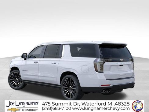 New 2026 Chevrolet Suburban High Country AWD/4WD image 3