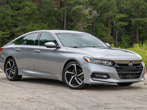 Used 2019 Honda Accord Sport image 3