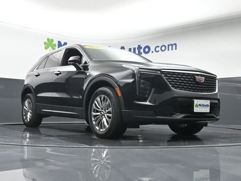Used 2025 Cadillac XT4 Premium Luxury image 26