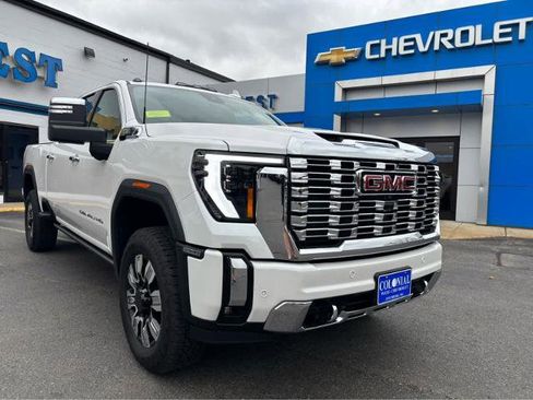 Used 2025 GMC Sierra 2500 Denali w/ Denali Reserve Package image 13