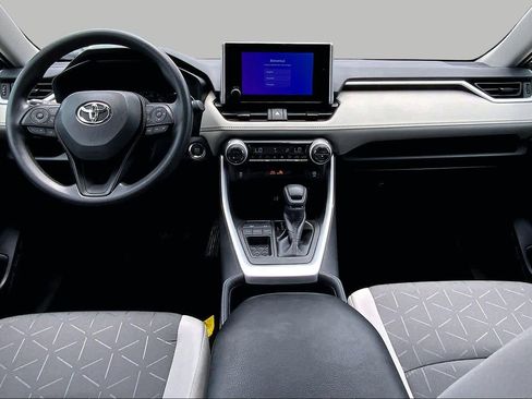 Used 2025 Toyota RAV4 XLE w/ Convenience Package FWD image 16