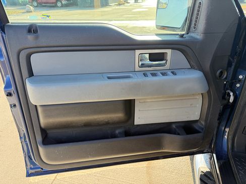 Used 2011 Ford F150 XLT w/ XLT Chrome Pkg image 16