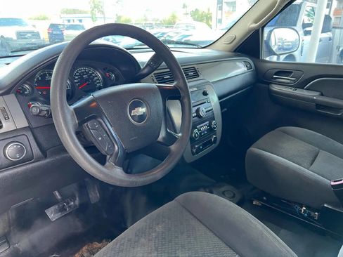 Used 2008 Chevrolet Suburban 2500 w/ Skid Plate Package image 6