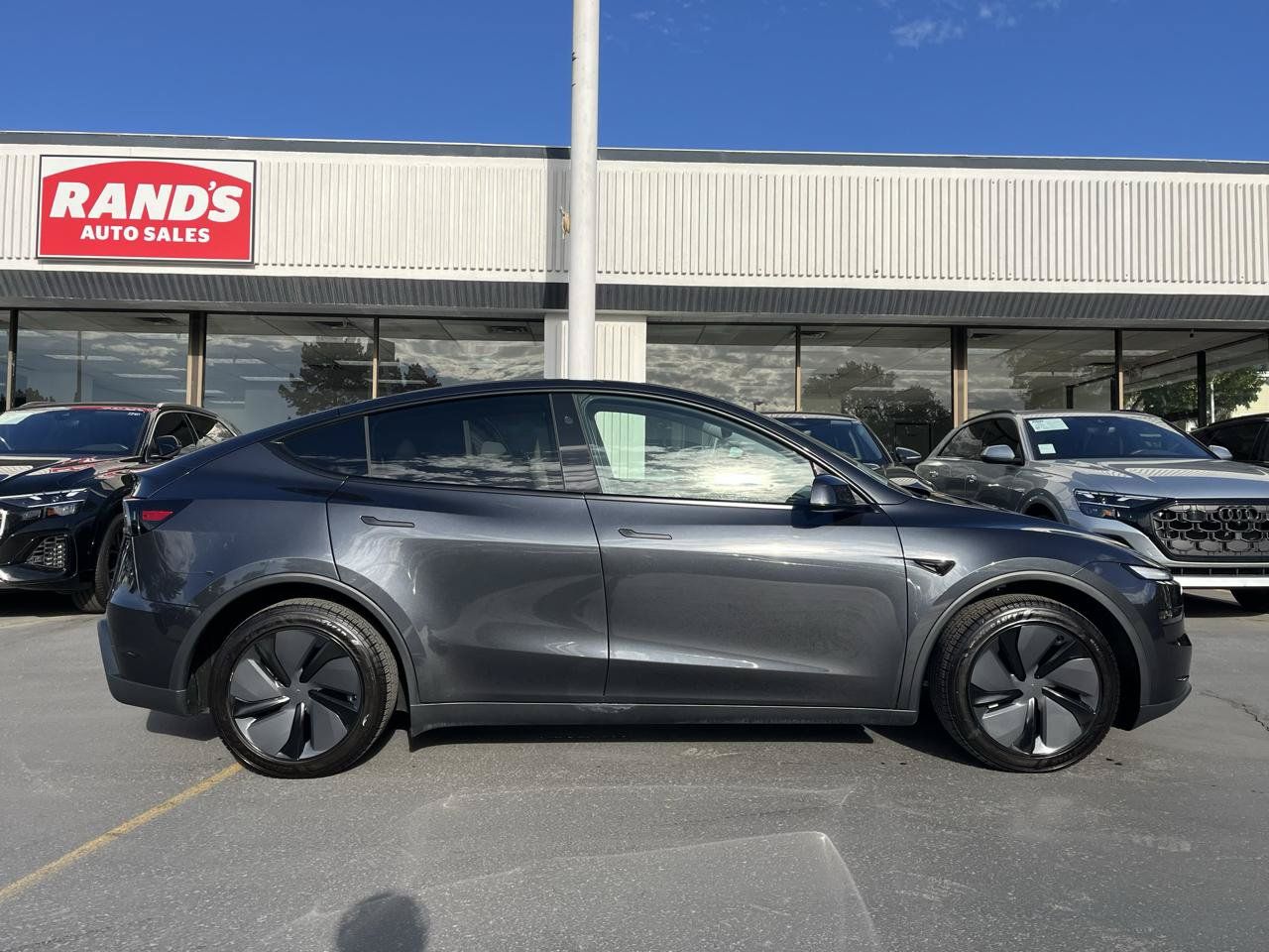 Used 2026 Tesla Model Y Long Range RWD image 32