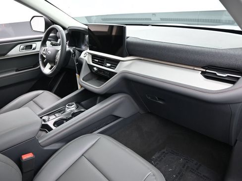 New 2026 Ford Explorer Active w/ Active Comfort Package AWD/4WD image 25