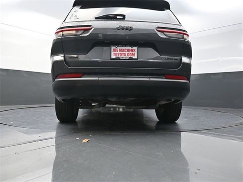 Used 2025 Jeep Grand Cherokee L Limited w/ Black Appearance Package image 32