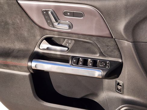 Used 2023 Mercedes-Benz EQB 300 300 image 24