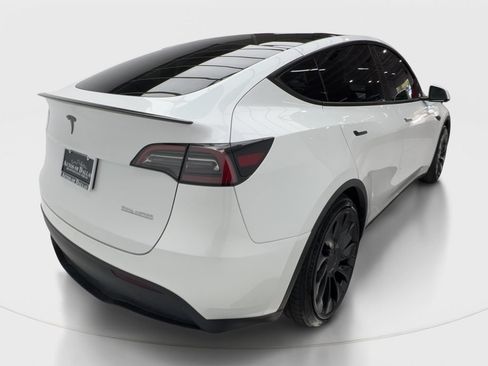 Used 2023 Tesla Model Y Performance AWD/4WD image 7