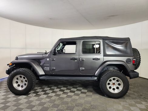 Used 2019 Jeep Wrangler Unlimited Sahara w/ Cold Weather Group AWD/4WD image 4