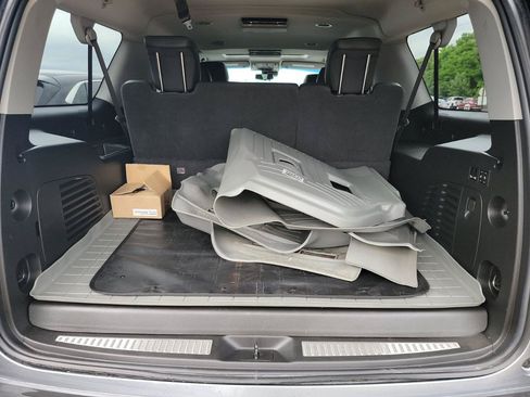 Used 2019 Cadillac Escalade ESV Luxury AWD/4WD image 14