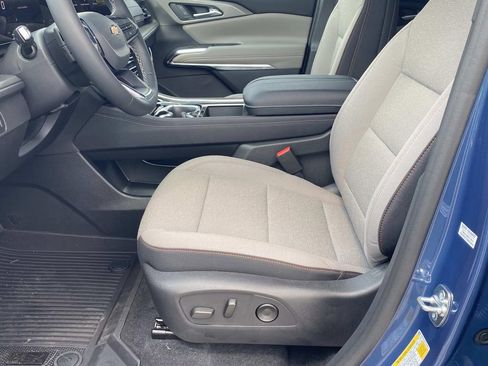 New 2026 Chevrolet Traverse LT w/ Driver Confidence Package image 18