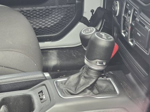 Used 2021 Jeep Wrangler Unlimited Sport S image 13