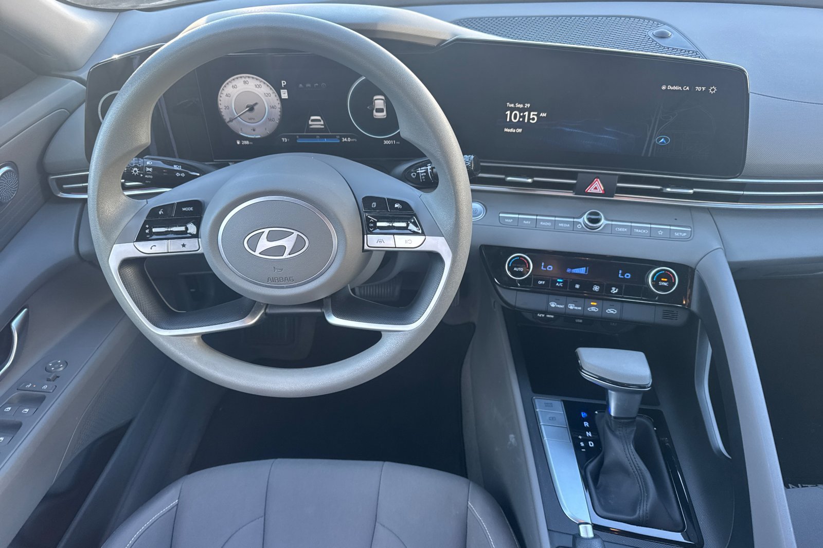 Used 2024 Hyundai Elantra SEL FWD image 15