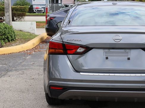 Used 2023 Nissan Altima 2.5 SV image 12