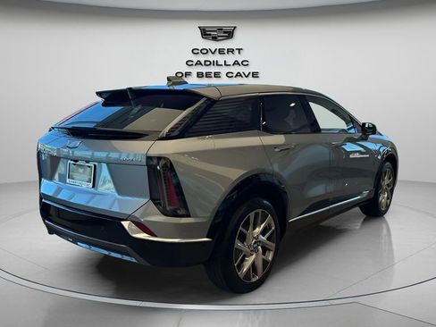 New 2026 Cadillac Optiq Luxury 1 image 7