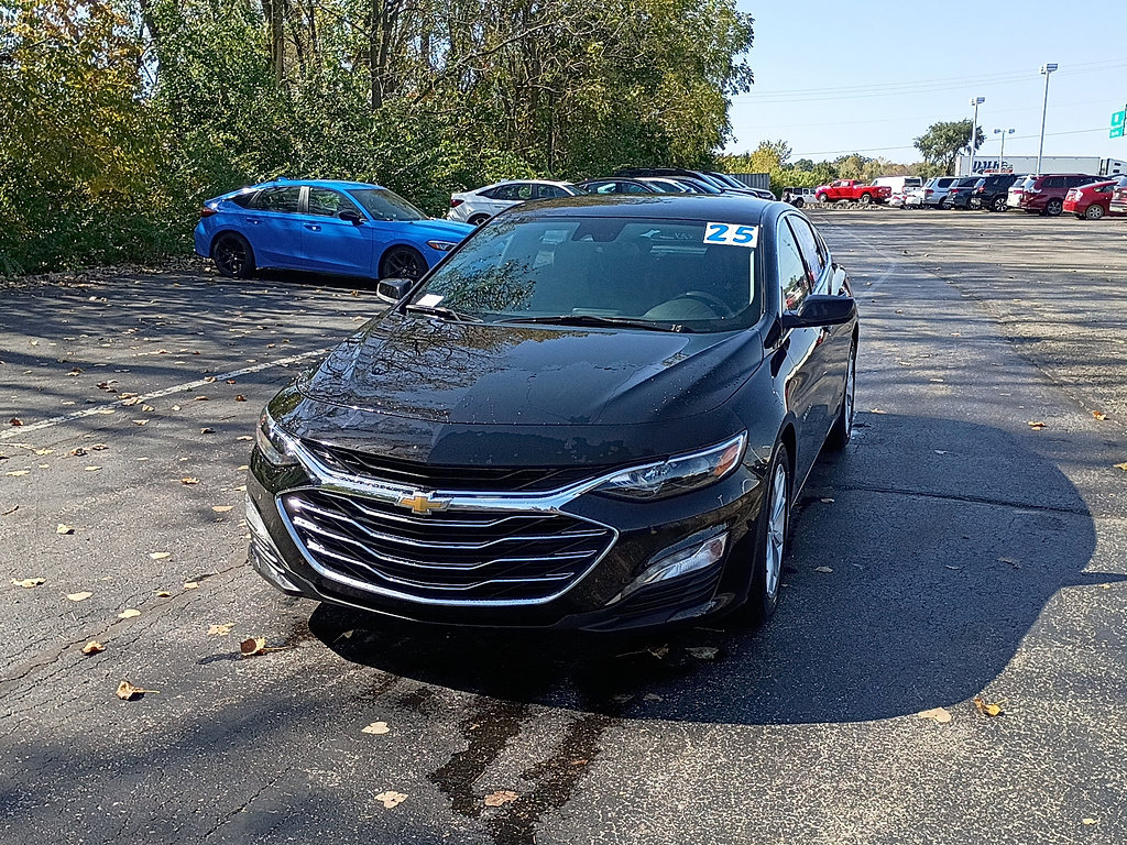 Used 2025 Chevrolet Malibu LT FWD image 7