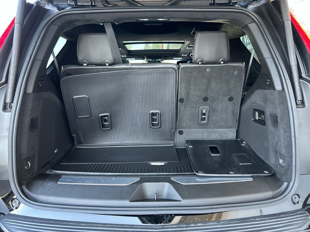 Used 2022 Cadillac Escalade Sport Platinum AWD/4WD image 16