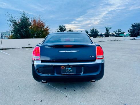 Used 2012 Chrysler 300 Limited RWD image 13