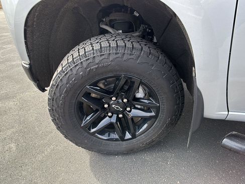 Used 2021 Chevrolet Silverado 1500 LT Trail Boss image 4