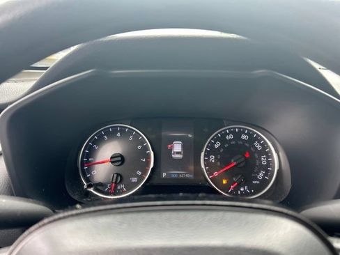 Used 2021 Toyota RAV4 LE FWD image 5