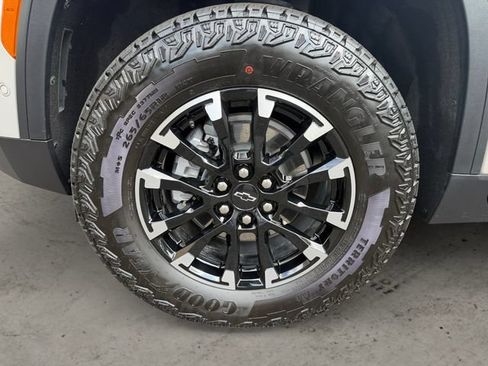 Used 2026 Chevrolet Traverse Z71 w/ Enhanced Driving Package AWD/4WD image 9