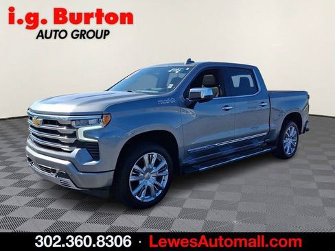 Used 2024 Chevrolet Silverado 1500 High Country w/ High Country Premium Package AWD/4WD image 3