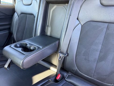 Used 2024 Jeep Grand Cherokee L Laredo image 34