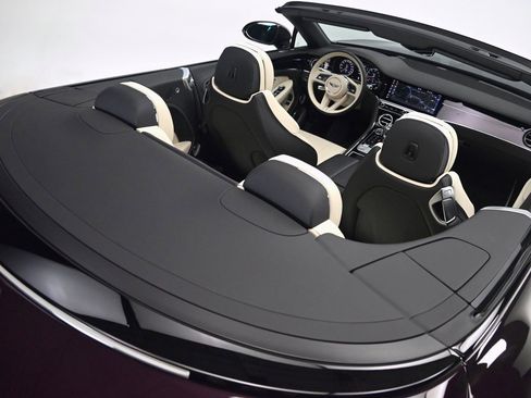 Used 2024 Bentley Continental GT V8 image 22