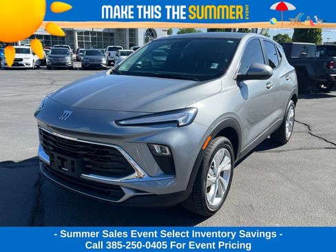 Used 2025 Buick Encore GX Preferred AWD/4WD image 2