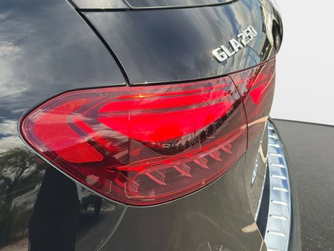 Used 2025 Mercedes-Benz GLA 250 image 15