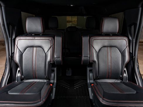 Used 2023 Ford Expedition Limited RWD image 36