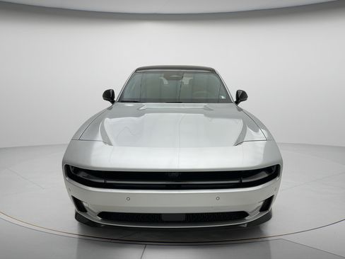 Used 2024 Dodge Charger Daytona R/T w/ Plus Group AWD/4WD image 2