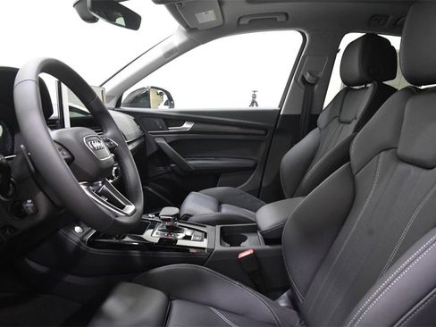 Certified 2025 Audi Q5 2.0T Premium Plus image 31