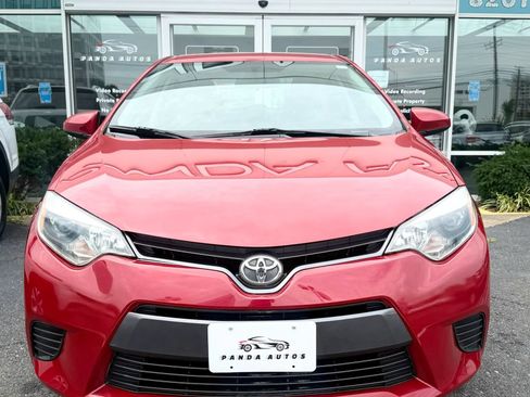 Used 2015 Toyota Corolla LE FWD image 2