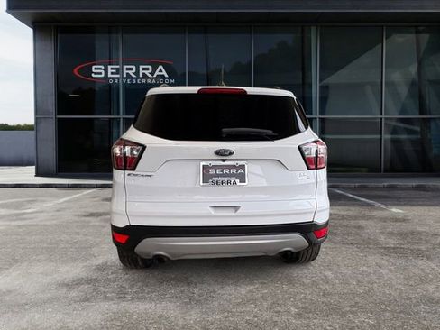 Used 2018 Ford Escape SE image 3