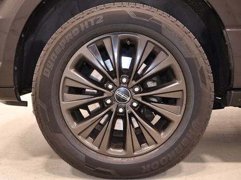 Used 2017 Lincoln Navigator L Select AWD/4WD image 45
