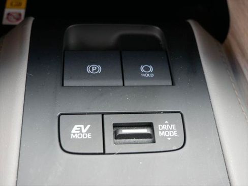 Certified 2022 Toyota Venza Limited AWD/4WD image 20