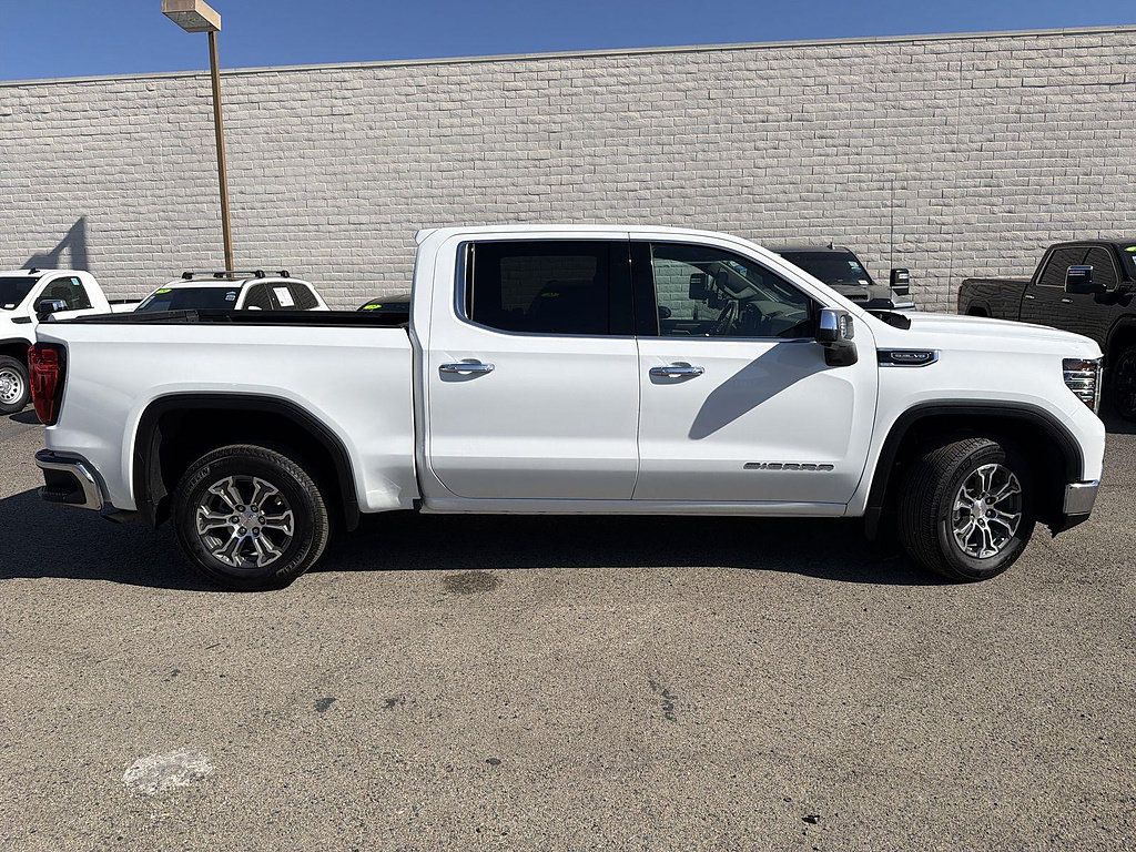 Used 2026 GMC Sierra 1500 SLT RWD image 4