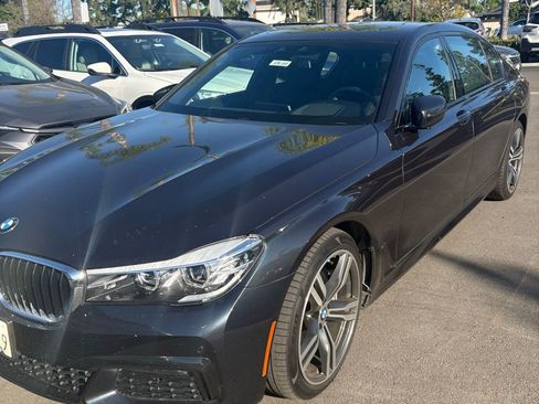 Used 2019 BMW 740i w/ Executive Package image 1