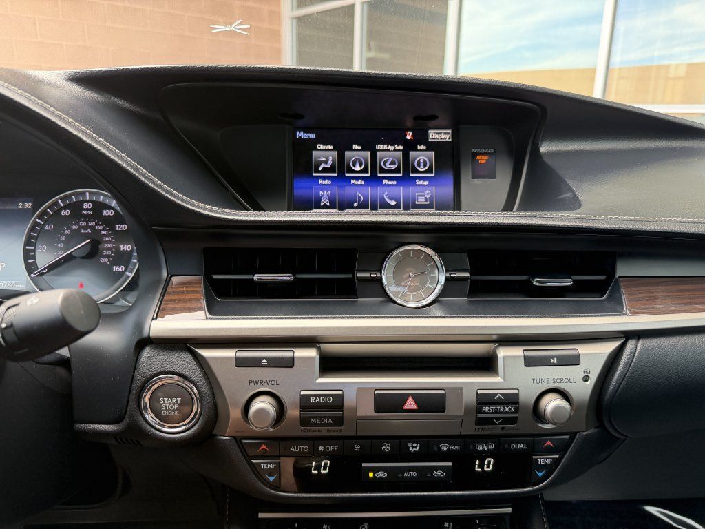 Used 2016 Lexus ES 350 w/ Navigation System Package FWD image 18