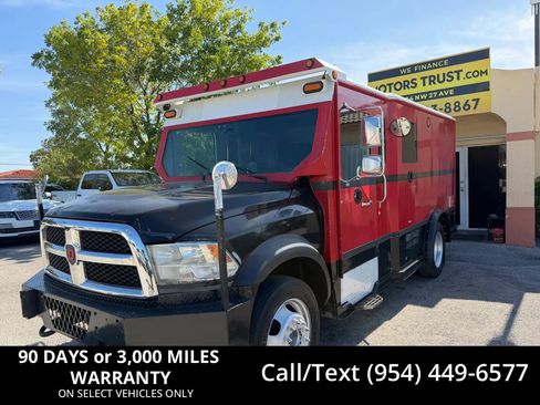 Used 2016 RAM 5500 Tradesman w/ Chrome Appearance Group RWD image 1